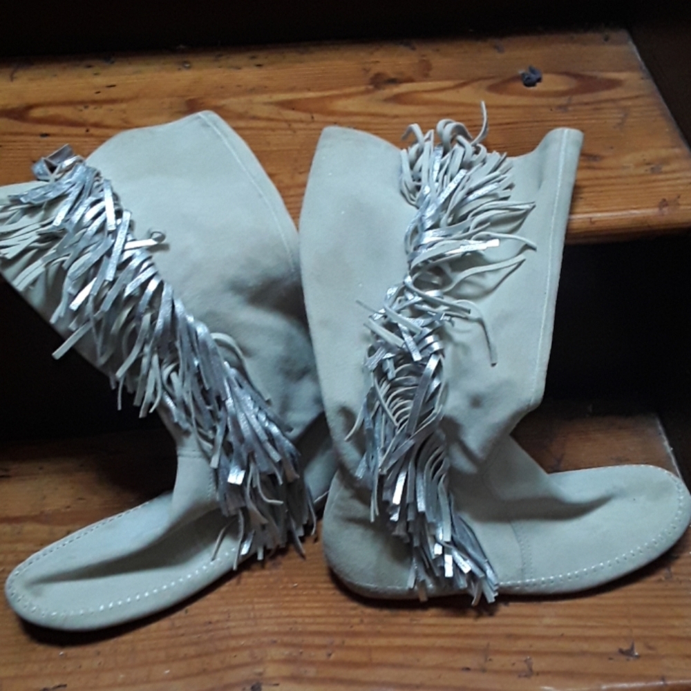 Woman's Boot - Picture 4 of 5